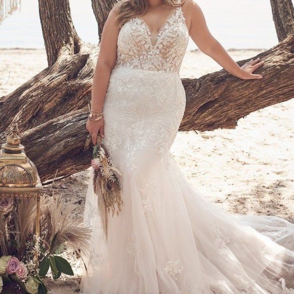Faustine by Maggie Sottero 🤍👰🏼‍♀️ SIZE 18